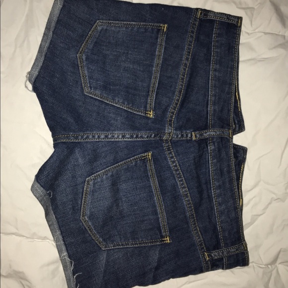 universal thread shorts - Picture 4 of 4